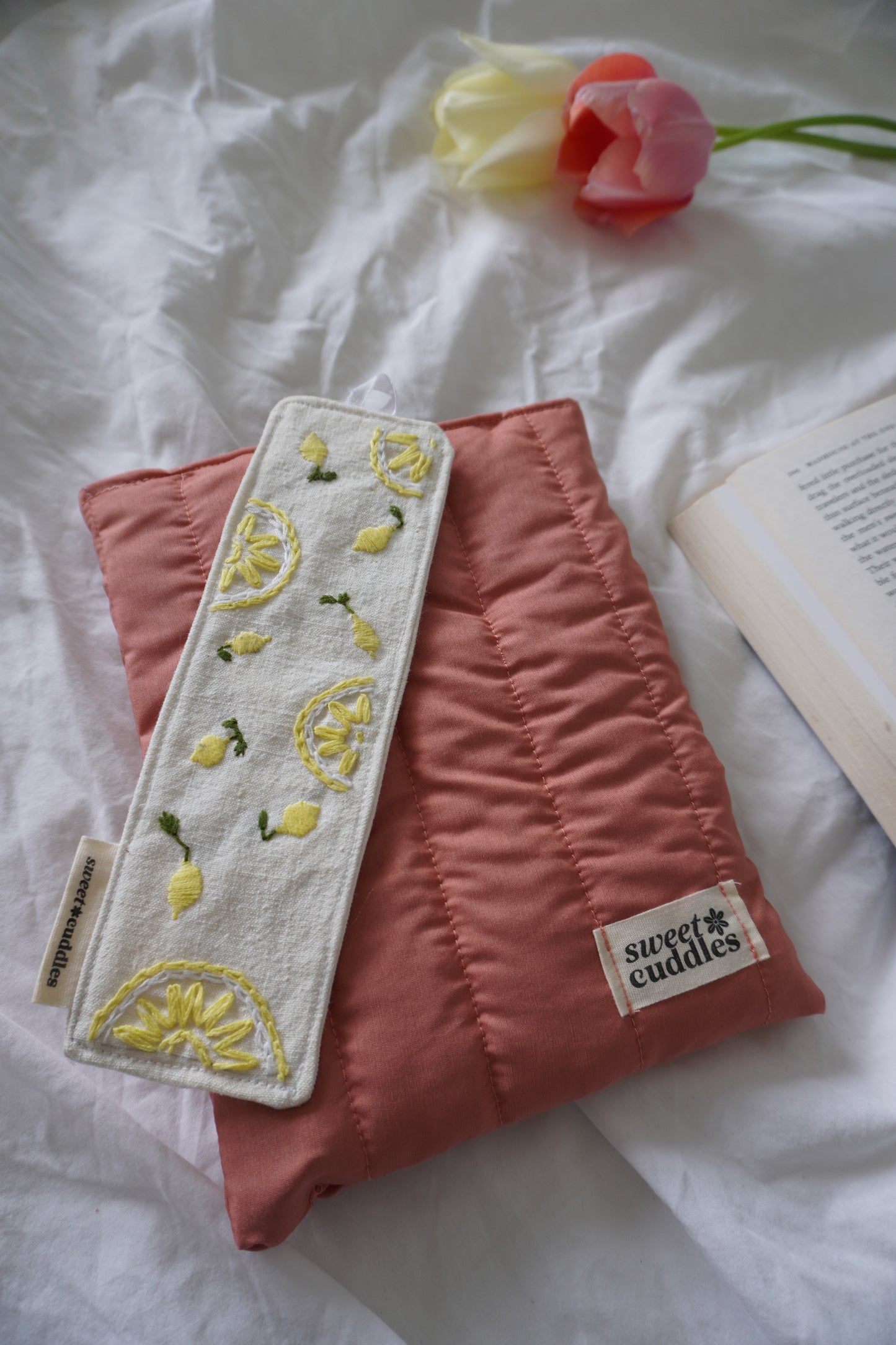 Lot marque-page / pochette pour livres en tissus upcyclés