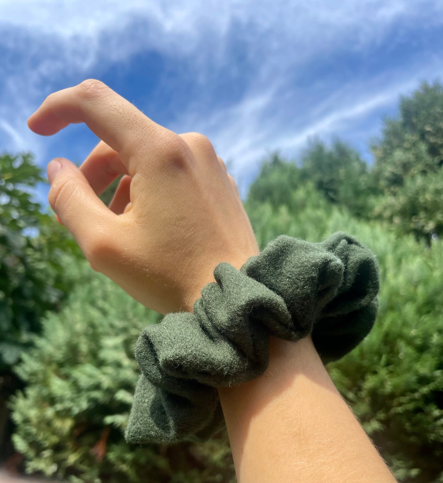 Scrunchie vert en laine - Upcyclé