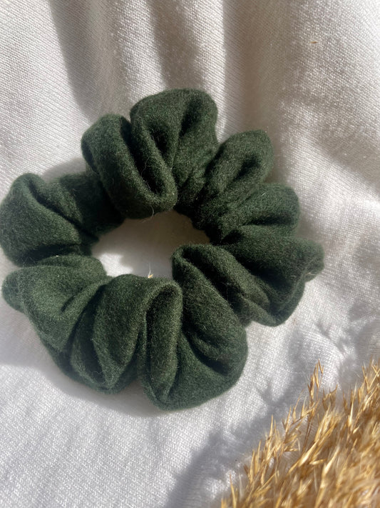 Scrunchie vert en laine - Upcyclé