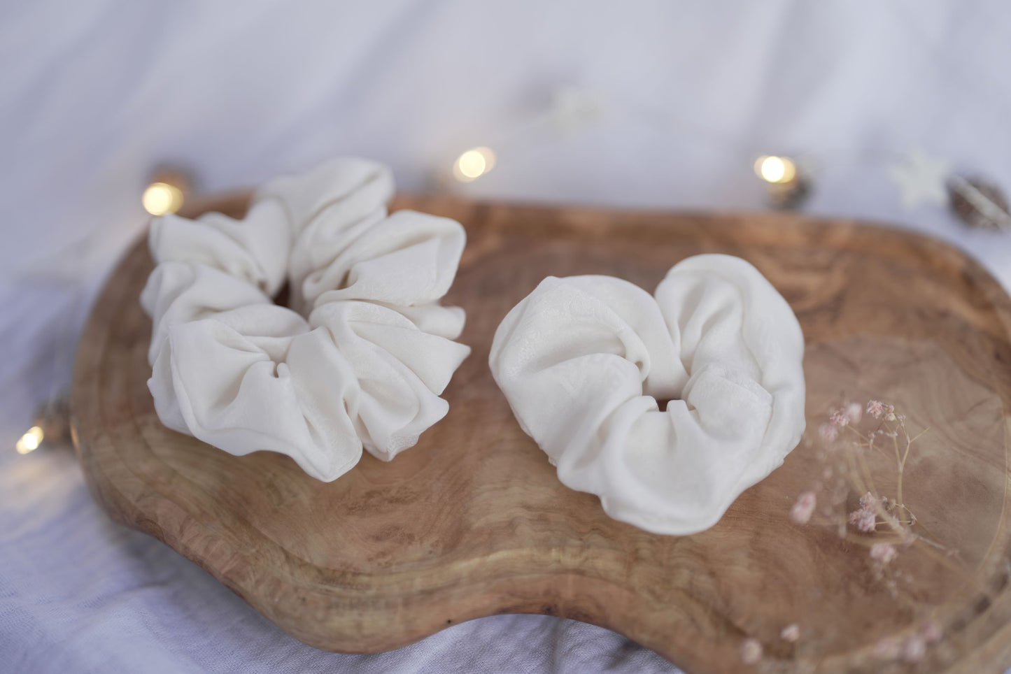 Scrunchie blanc en soie- taille enfant - Upcyclé